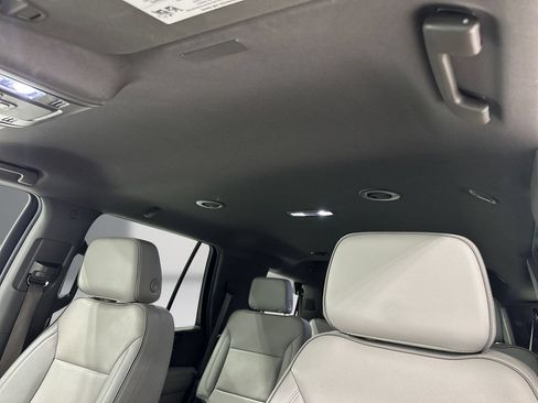 Used 2025 GMC Yukon Elevation AWD/4WD image 17