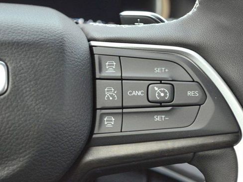 New 2025 Jeep Grand Cherokee Limited image 18