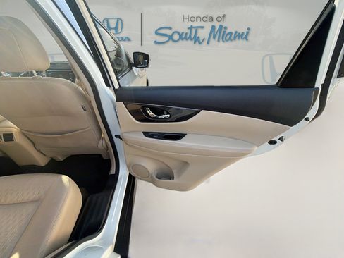 Used 2019 Nissan Rogue SV w/ Sun & Sound Touring Package FWD image 30