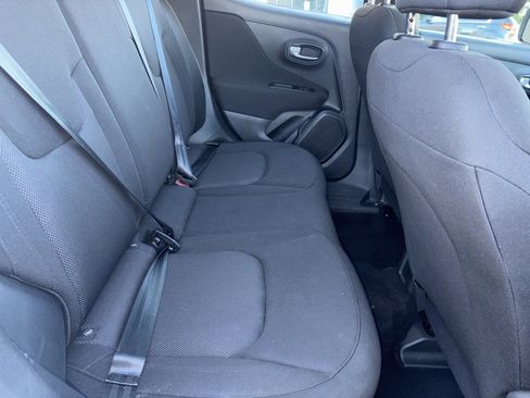 Used 2021 Jeep Renegade Sport image 19