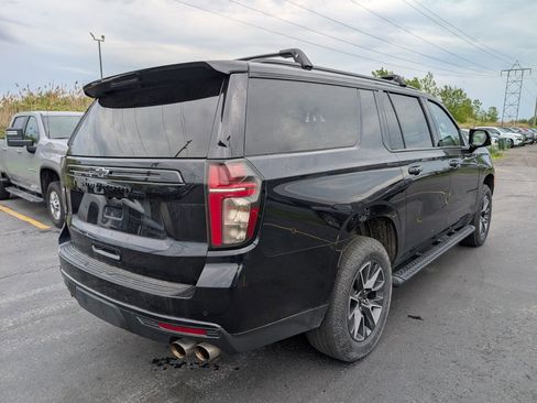 Used 2024 Chevrolet Suburban Z71 w/ Z71 Off-Road Package AWD/4WD image 8