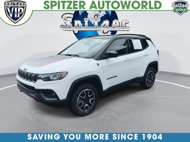 Used 2025 Jeep Compass Trailhawk w/ Trailer Tow Group AWD/4WD image 8