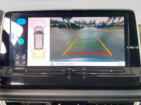 Used 2025 Volkswagen Atlas SE FWD image 15