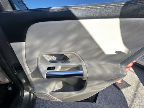 Used 2022 Mercedes-Benz GLA 250 image 32