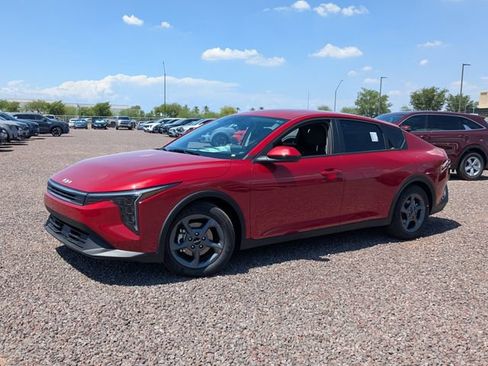 Certified 2025 Kia K4 FWD image 33