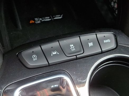 Certified 2022 Chevrolet TrailBlazer RS w/ Technology Package AWD/4WD image 27