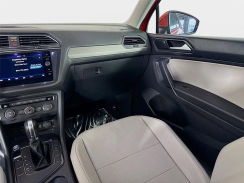 Used 2019 Volkswagen Tiguan SE w/ Panoramic Sunroof Package FWD image 25