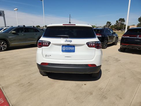 Used 2025 Jeep Compass Sport image 6