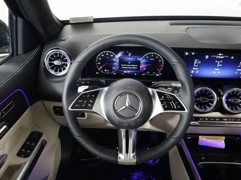 New 2026 Mercedes-Benz GLB 250 4MATIC image 3