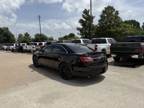 Used 2013 Ford Taurus Limited FWD image 4