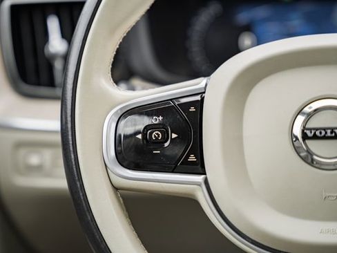 Used 2022 Volvo XC60 T8 Inscription w/ Advanced Package image 29