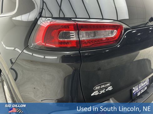 Used 2015 Jeep Cherokee Limited image 22