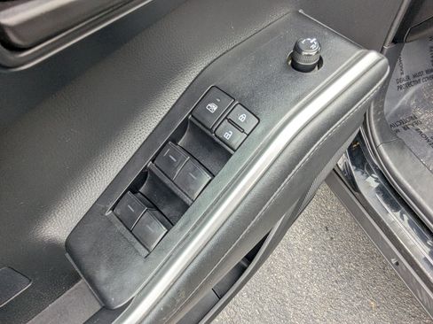 Used 2023 Toyota Highlander LE image 15