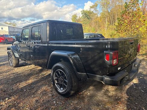 Used 2023 Jeep Gladiator Overland image 8