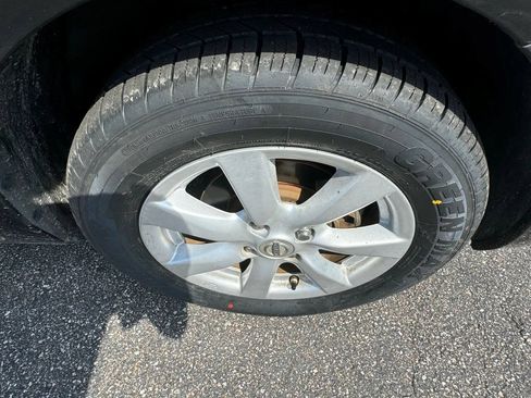 Used 2014 Nissan Versa SV w/ Convenience Package FWD image 32