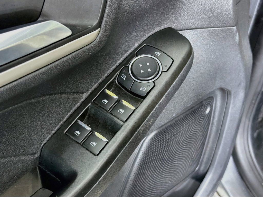 Used 2022 Ford Escape SEL w/ Technology Package FWD image 21