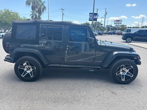 Used 2018 Jeep Wrangler Unlimited Sport AWD/4WD image 6
