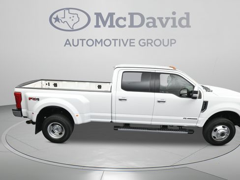Used 2019 Ford F350 XLT w/ XLT Premium Package AWD/4WD image 39