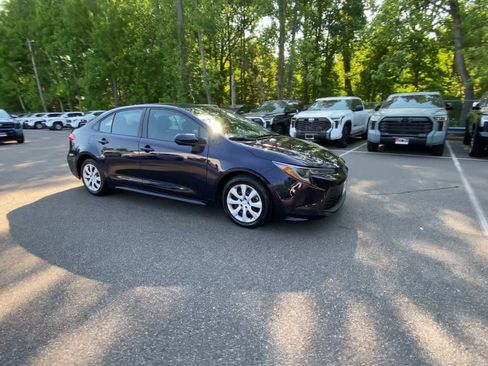 Used 2024 Toyota Corolla LE FWD image 5