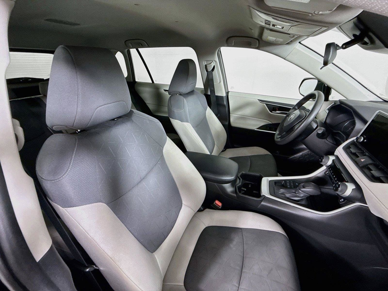 Used 2025 Toyota RAV4 XLE AWD/4WD image 26