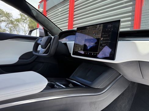 Used 2022 Tesla Model S Plaid image 22