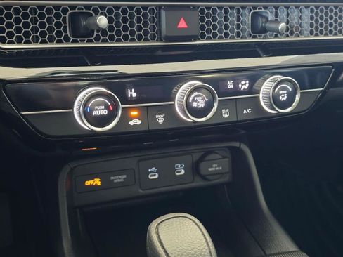 Used 2025 Honda Civic LX image 31