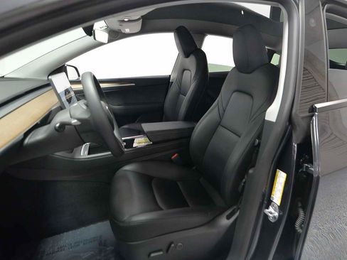 Used 2024 Tesla Model Y Long Range image 8