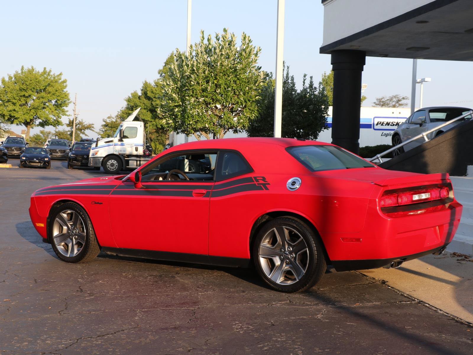 Used 2012 Dodge Challenger R/T RWD image 3