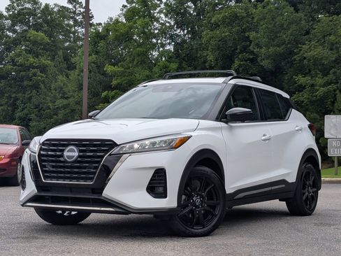 Used 2024 Nissan Kicks SR w/ SR Premium Package FWD image 4