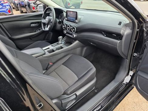 Used 2024 Nissan Sentra SV FWD image 9