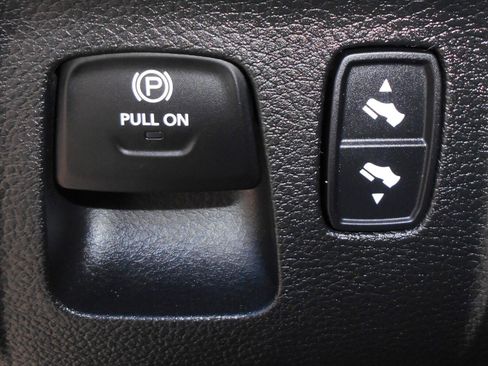 Certified 2024 RAM 1500 Big Horn AWD/4WD image 15