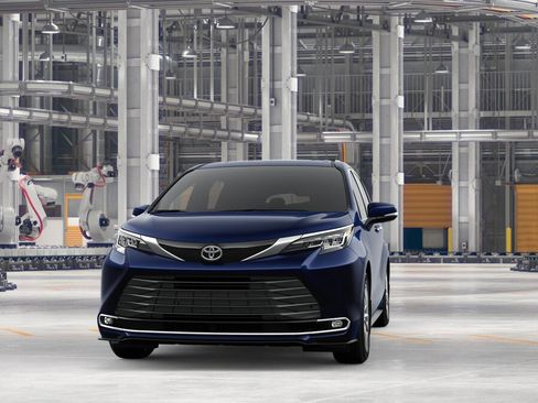 New 2026 Toyota Sienna Limited AWD/4WD image 18