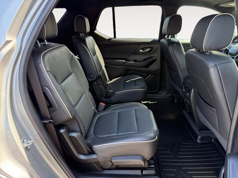 Used 2023 Chevrolet Traverse Premier AWD/4WD image 19