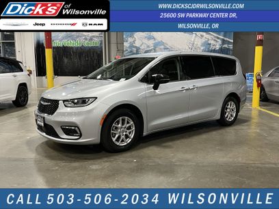 Used 2024 Chrysler Pacifica Touring-L