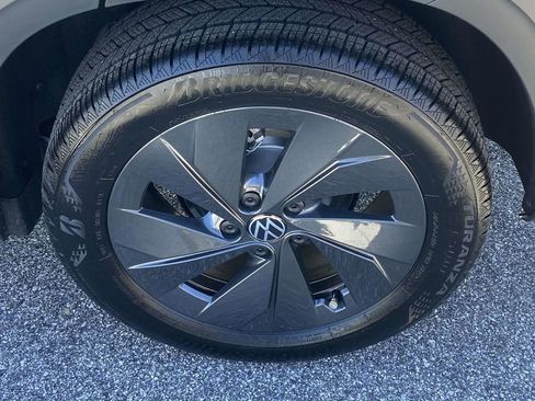 New 2026 Volkswagen Taos S FWD image 7