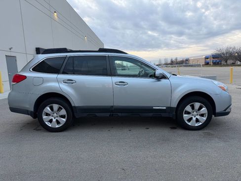 Used 2012 Subaru Outback 3.6R Limited w/ Moonroof Pkg image 14