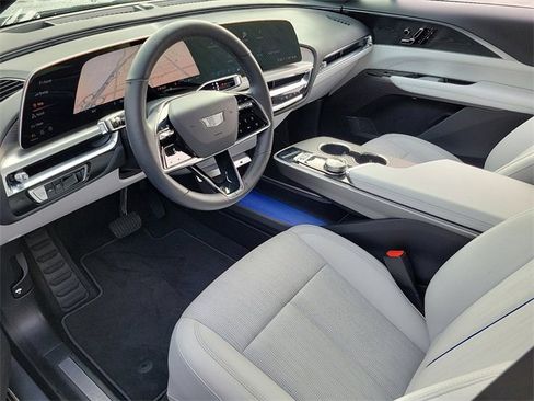 Used 2025 Cadillac Lyriq Sport image 7
