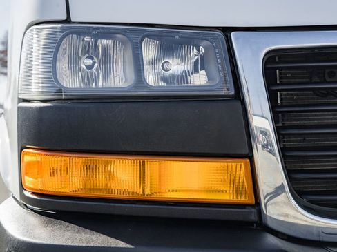 Used 2023 GMC Savana 2500 image 13