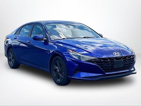 Used 2023 Hyundai Elantra SEL w/ Cargo Package FWD image 10