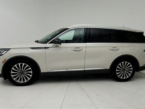 Used 2022 Lincoln Aviator Reserve w/ Elements Package Plus image 2