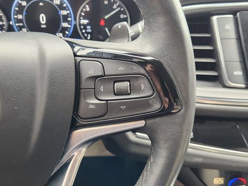 Used 2023 Buick Enclave Avenir w/ Avenir Technology Package FWD image 32