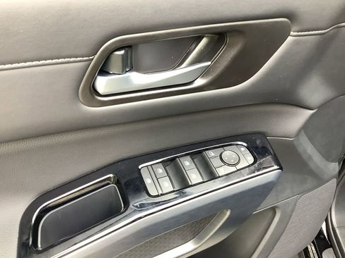 New 2025 Nissan Pathfinder SL w/ Black Appearance Package image 23