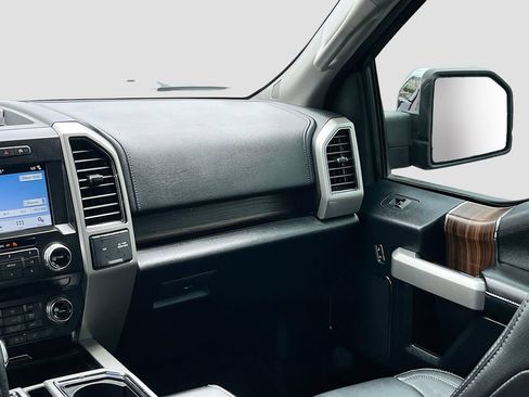 Used 2017 Ford F150 Lariat RWD image 24