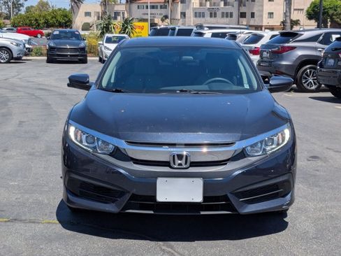 Used 2018 Honda Civic EX image 2
