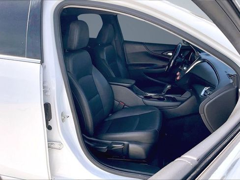 Used 2019 Chevrolet Malibu LT w/ Leather Package image 16