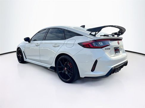 Used 2024 Honda Civic Type R image 5