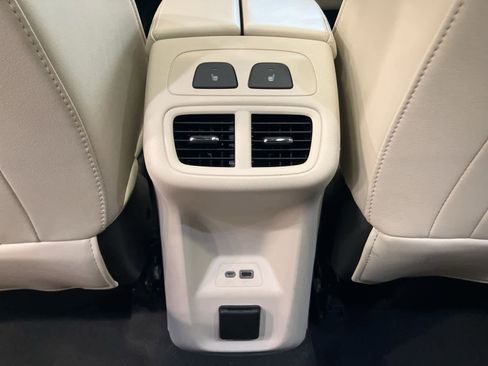 Used 2023 Buick Envision Avenir image 28