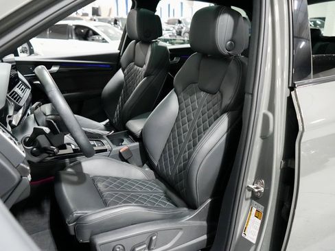 Used 2025 Audi SQ5 Premium Plus w/ Premium Plus Package image 10