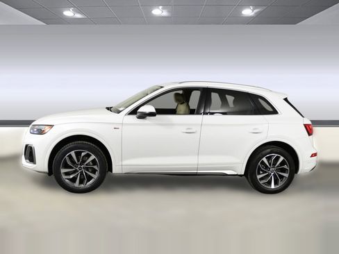 Certified 2023 Audi Q5 2.0T Premium Plus w/ Premium Plus Package image 2