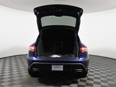 Used 2025 Porsche Macan AWD/4WD image 44